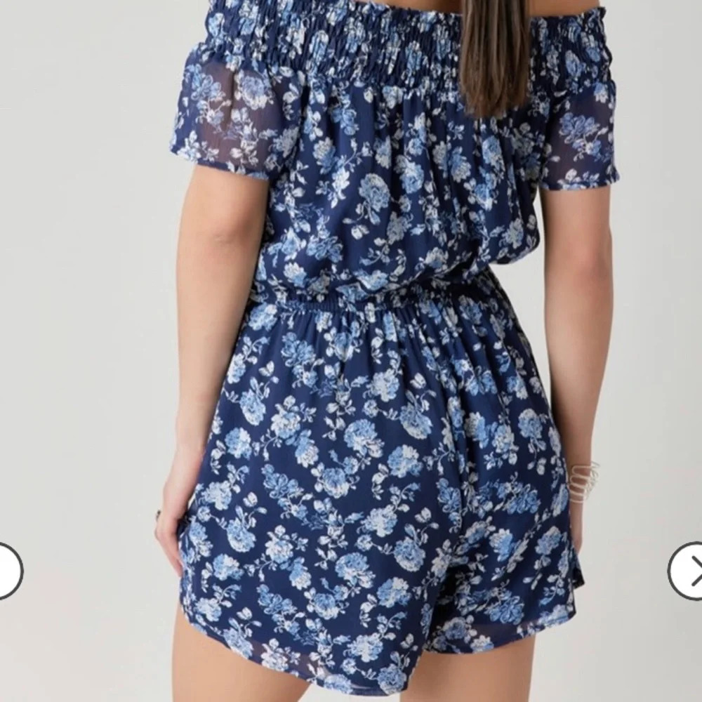Jodey Floral Off the Shoulder Smocked Romper Large Boho Chic - Picture 15 of 15